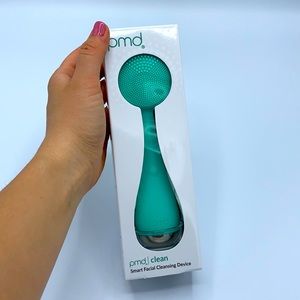 PMD Clean Smart Facial Cleansing Device